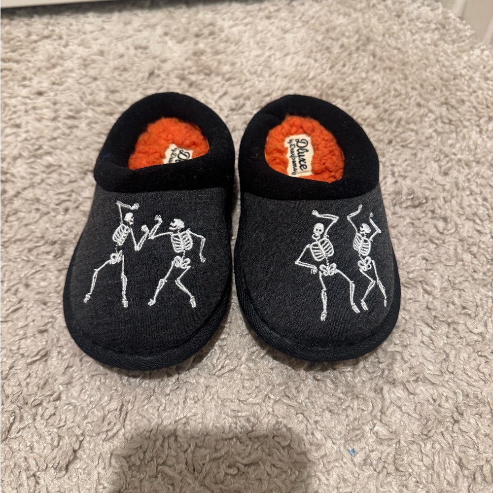 Dluxe by Dearfoam Black Skeleton Slippers with Orange Lining